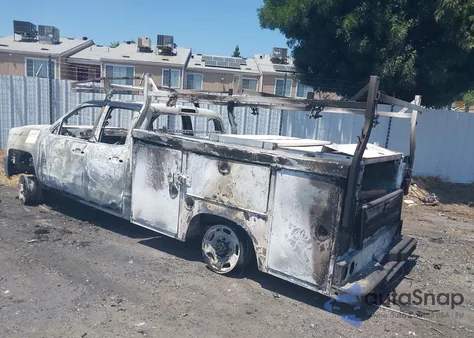 2015 Chevrolet Silverado 2500Hd Wt z USA, uszkodzony, nr VIN 1GB2CUEGXFZ129675